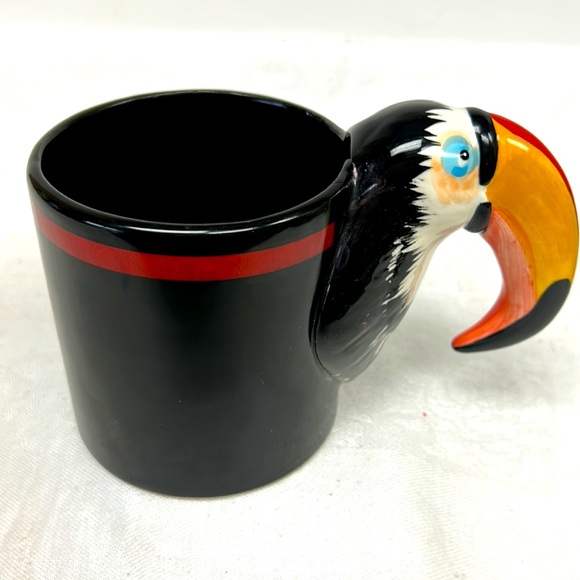 Vintage 1986 3D Toucan bird hand painted ceramic mug “ Bergschrund Seattle” - Picture 3 of 9